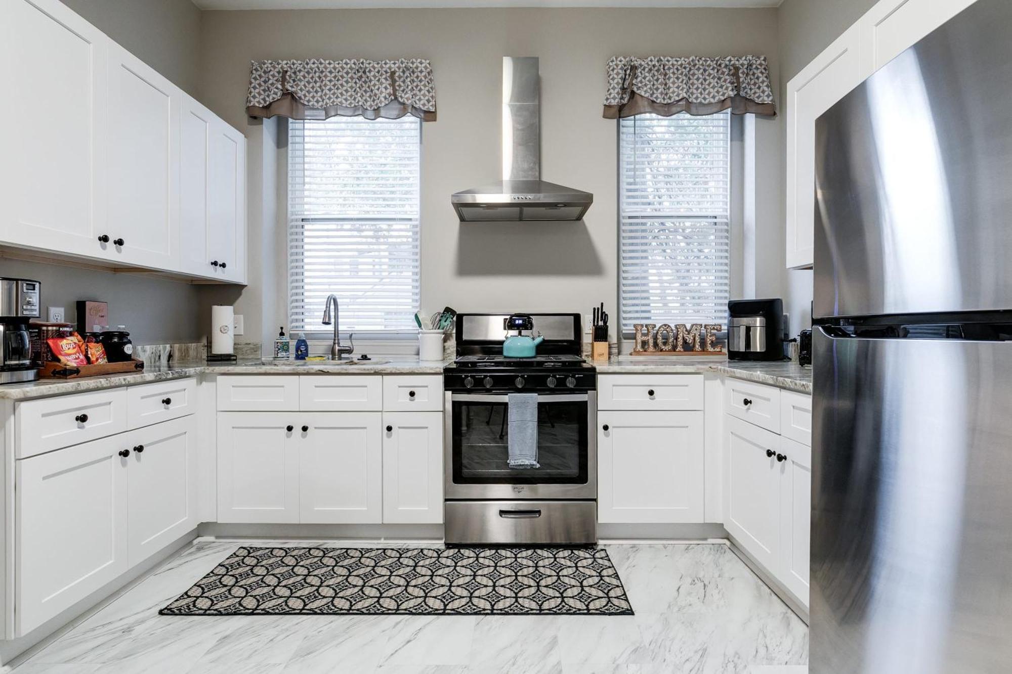 E1 Centrally Located In Carytown Fully Fenced ريتشموند المظهر الخارجي الصورة