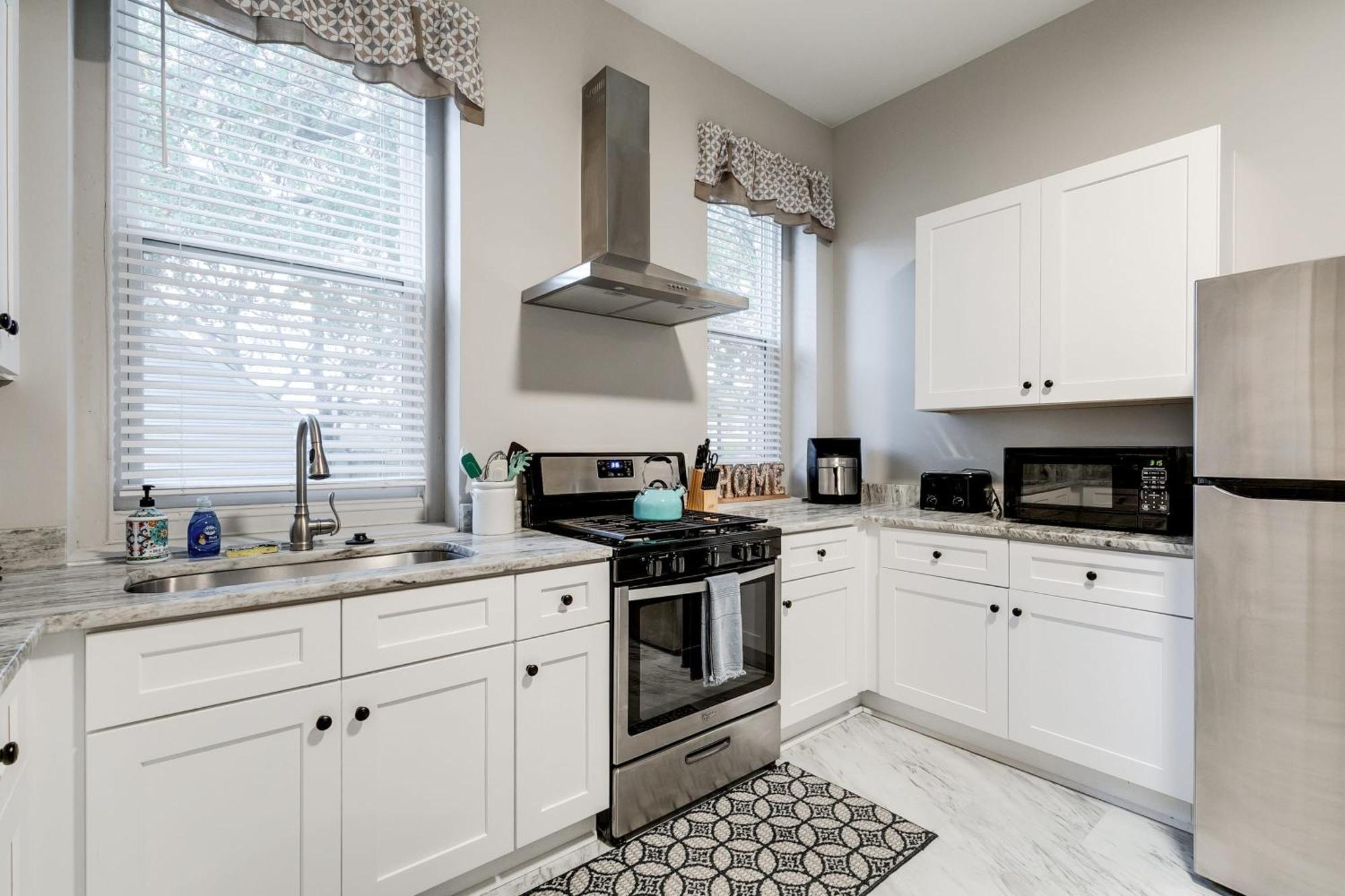 E1 Centrally Located In Carytown Fully Fenced ريتشموند المظهر الخارجي الصورة